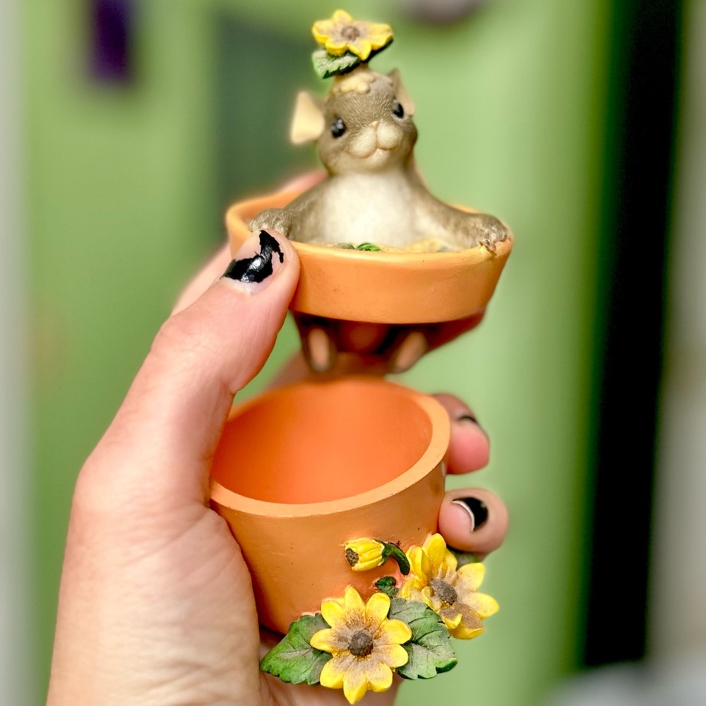 Vintage Mouse In Sunflower Flower Pot Collectible Trinket Box Figurine Decor - Picture 12 of 12